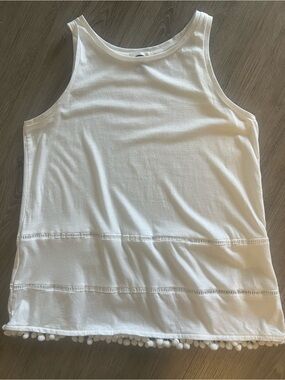 Old Navy White Crewneck T-Shirt